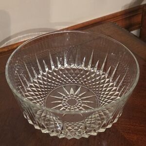 Vintage Arcoroc France glass serving bowl